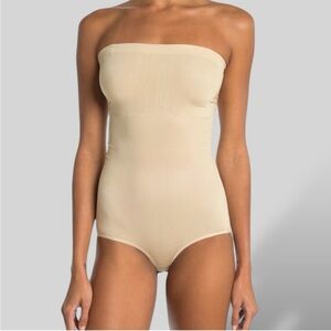 BODY BEAUTIFUL Seamless Strapless Bodysuit Size S/M